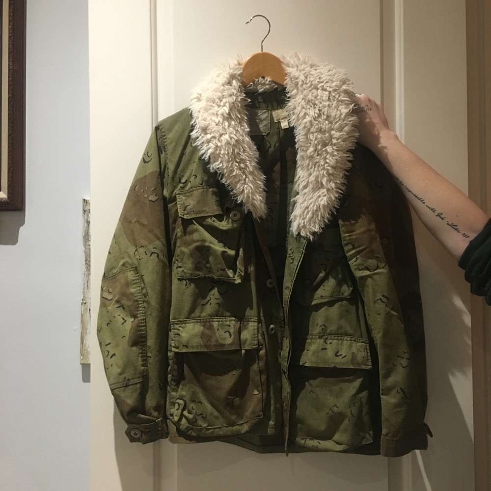 VINTAGE FAUX FUR COLLAR CAMO SURPLUS JACKET M
